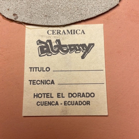 Ecuadorian Engraved Suede Pottery - Picture 10 of 10